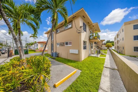 225 SW 18th Ave, Miami FL 33135