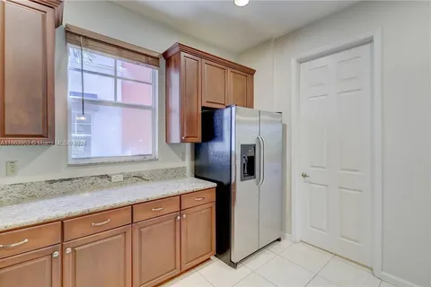 1033 NE 17th Way # 2102, Fort Lauderdale FL 33304