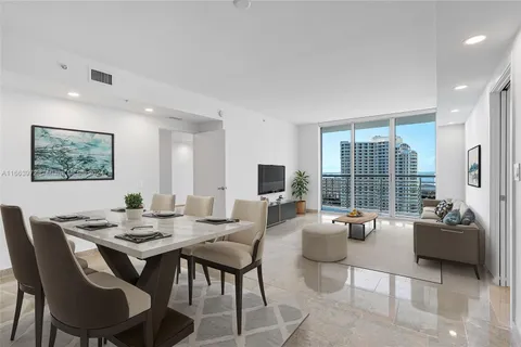 335 S Biscayne Blvd # 2207, Miami FL 33131