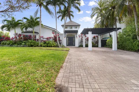 140 W Mashta Dr, Key Biscayne FL 33149