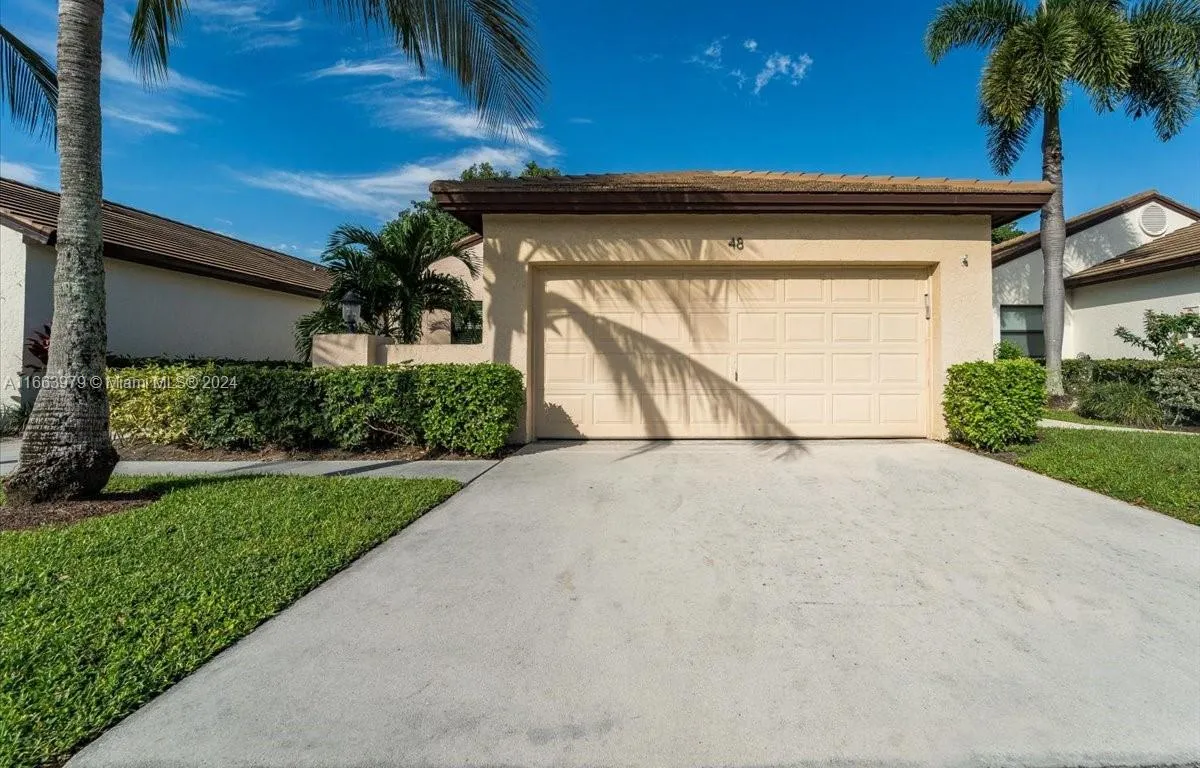 48 N Ironwood Way N, Palm Beach Gardens FL 33418