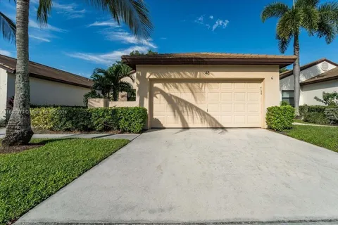 48 N Ironwood Way N, Palm Beach Gardens FL 33418