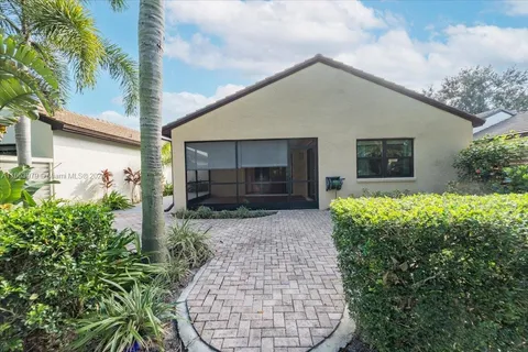 48 N Ironwood Way N, Palm Beach Gardens FL 33418