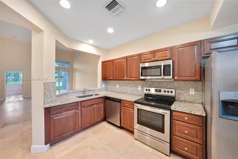 1078 SW 158th Way, Pembroke Pines FL 33027