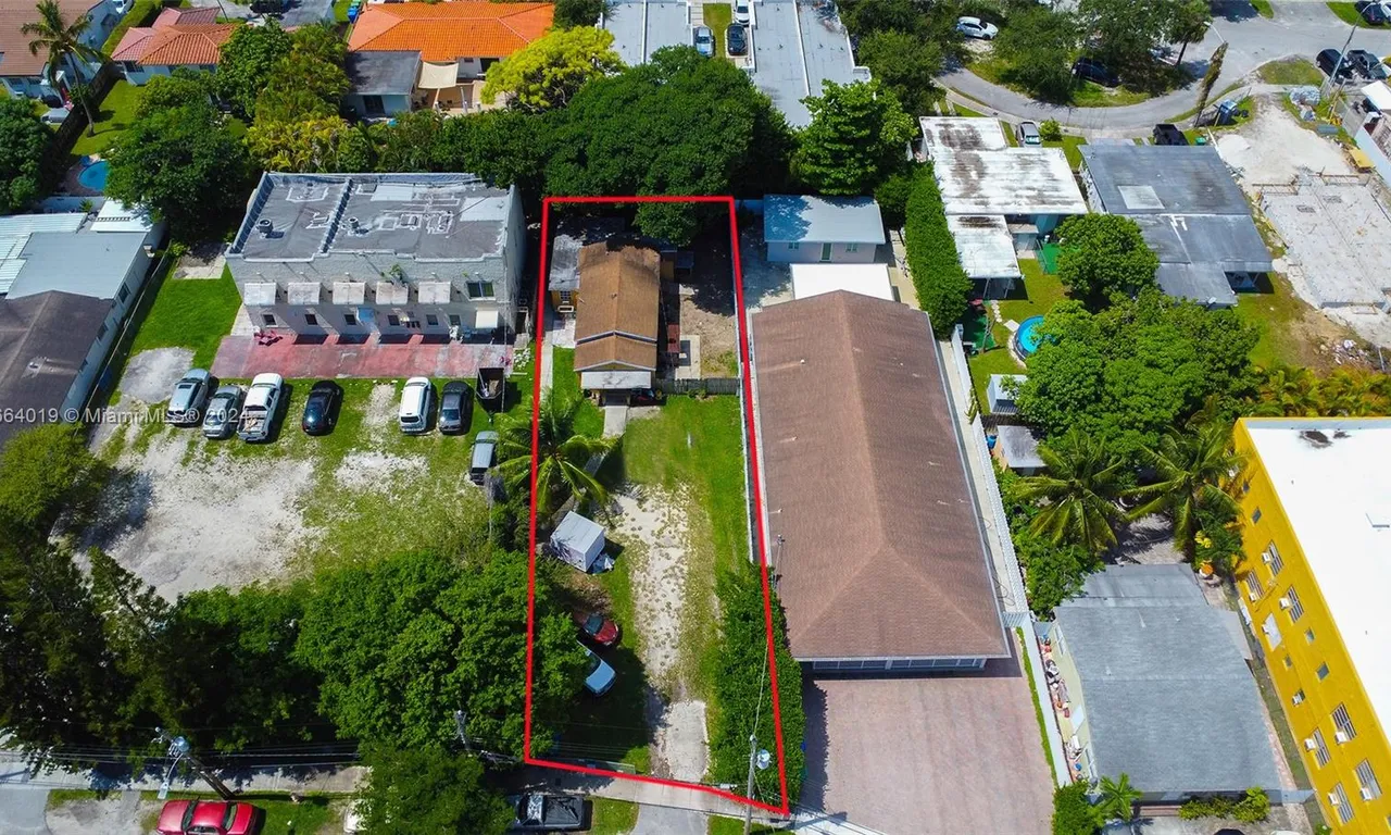 460 NW 23rd Ct, Miami FL 33125