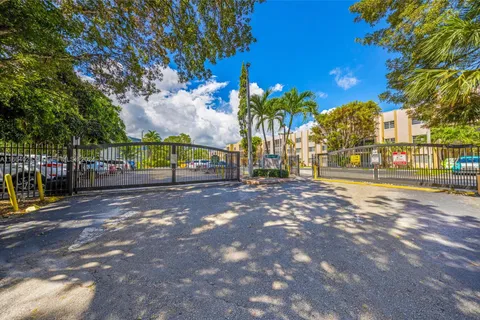 15888 SW 95th Ave # 212, Miami FL 33157