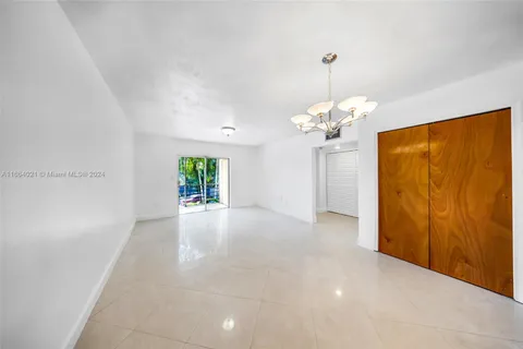 15888 SW 95th Ave # 212, Miami FL 33157