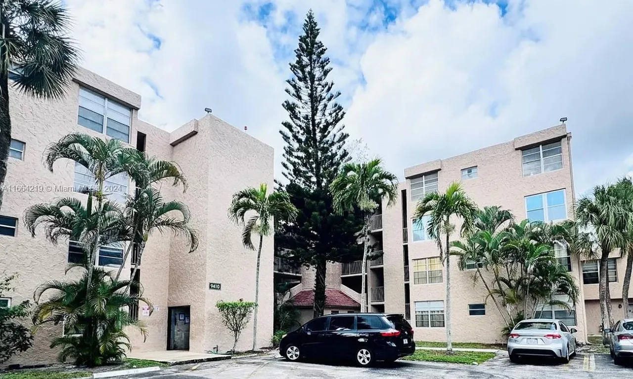 9410 Live Oak Pl # 304, Davie FL 33324