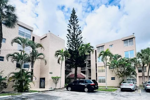 9410 Live Oak Pl # 304, Davie FL 33324