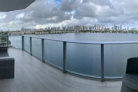 17111 Biscayne Blvd # 1109, North Miami Beach FL 33160