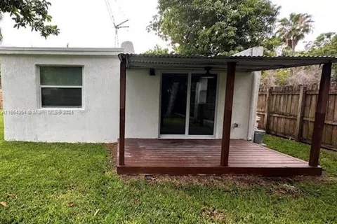 2529 NE 181st St, North Miami Beach FL 33160