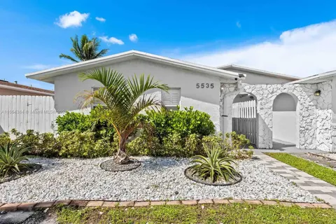 5535 SW 24th Ave, Dania Beach FL 33312