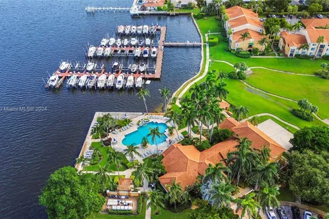 160 Yacht Club Way # 110, Hypoluxo FL 33462