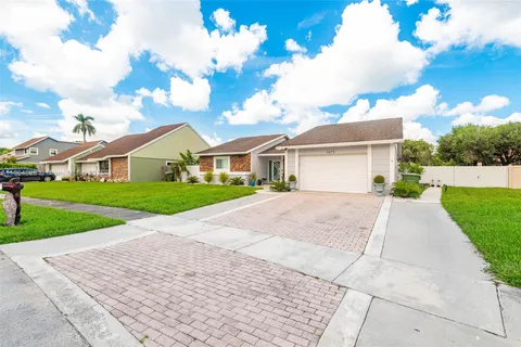 1675 S Goldeneye Ln, Homestead FL 33035