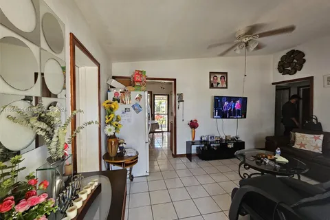 75 NW 125th St, North Miami FL 33168