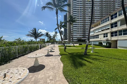 1936 S Ocean Dr # 8D, Hallandale Beach FL 33009