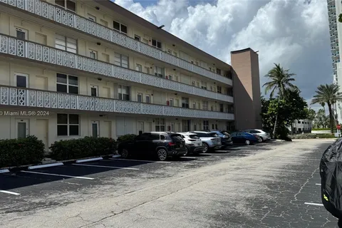 1936 S Ocean Dr # 8D, Hallandale Beach FL 33009