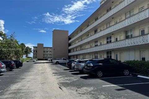 1936 S Ocean Dr # 8D, Hallandale Beach FL 33009