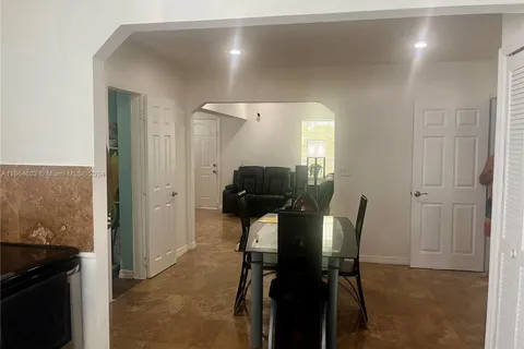 521 NW 32nd Pl, Miami FL 33125