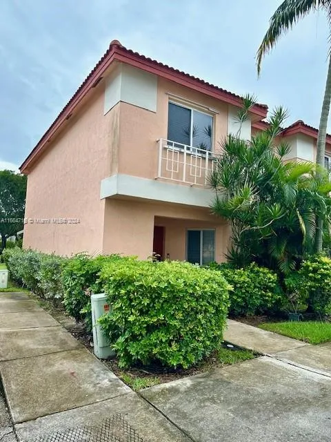 763 NW 208th Ter, Pembroke Pines FL 33029