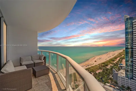 6365 Collins Ave # 2206, Miami Beach FL 33141