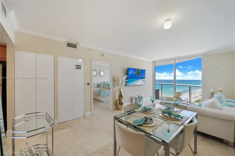 6365 Collins Ave # 2206, Miami Beach FL 33141