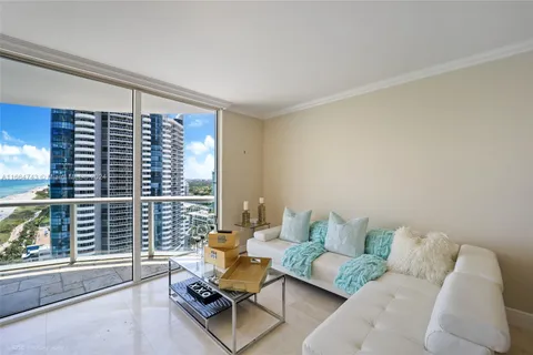 6365 Collins Ave # 2206, Miami Beach FL 33141