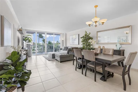 5601 Collins Ave # 417, Miami Beach FL 33140