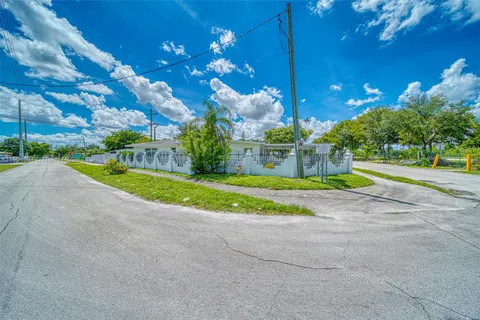 2000 Service Rd, Opa-Locka FL 33054