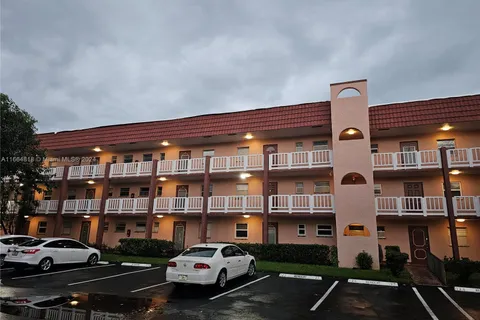 9441 Sunrise Lakes Blvd # 308, Sunrise FL 33322