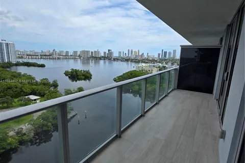 16385 Biscayne Blvd # 1606, North Miami Beach FL 33160