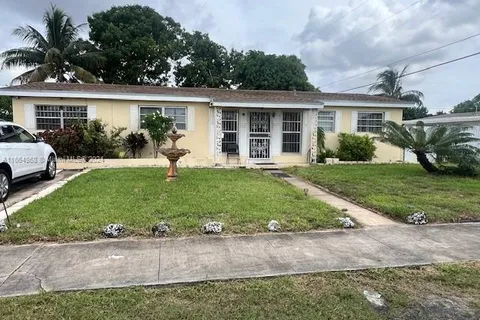 1301 NW 176th Ter, Miami Gardens FL 33169