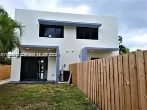 740 NW 24th Ct, Miami FL 33125