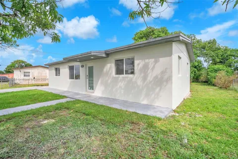 3351 NW 209th Ter, Miami Gardens FL 33056