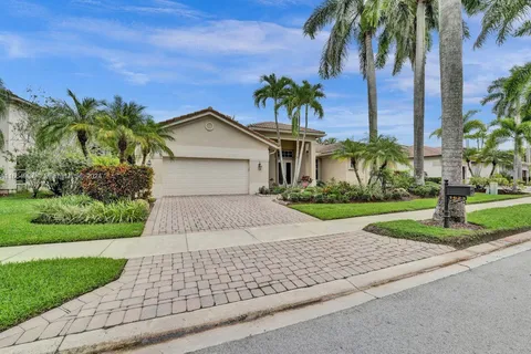 1623 Victoria Pointe Ln, Weston FL 33327