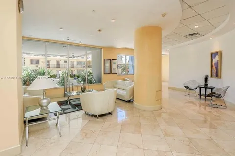 401 69th St # 505, Miami Beach FL 33141