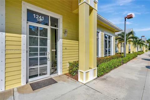 1241 SE Indian St # 102, Stuart FL 34997