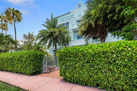 1218 Drexel Ave # 208, Miami Beach FL 33139