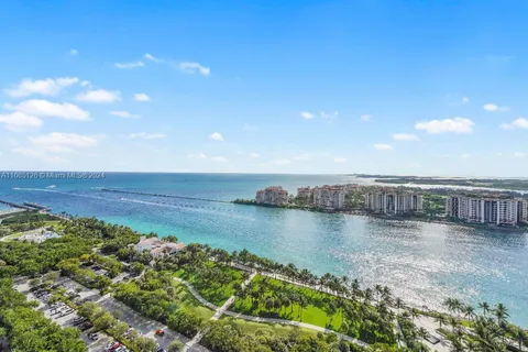 300 S Pointe Dr # 1902, Miami Beach FL 33139