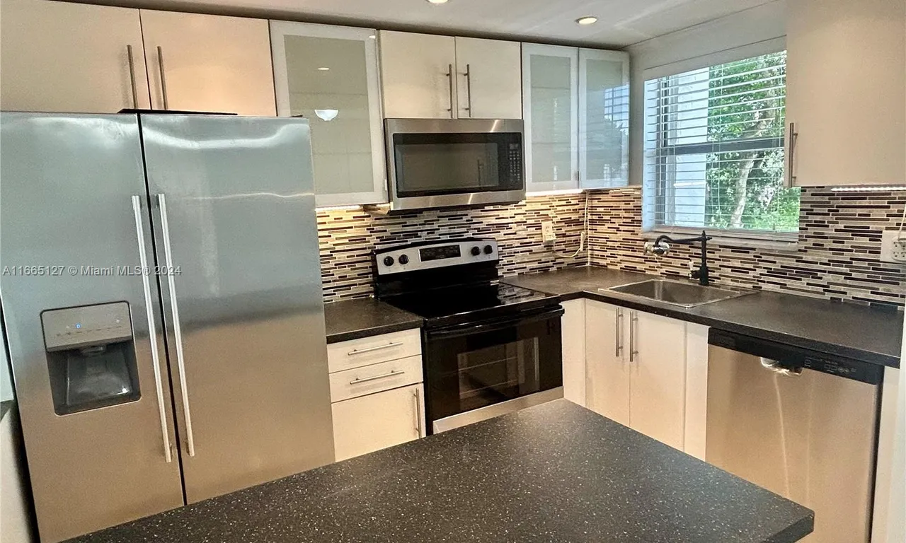 8100 Sunrise Lakes Blvd # 203, Sunrise FL 33322