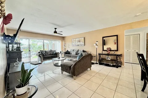 6716 Brookline Dr # 6716, Hialeah FL 33015