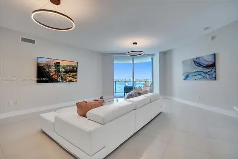 17301 Biscayne Blvd # 603, North Miami Beach FL 33160