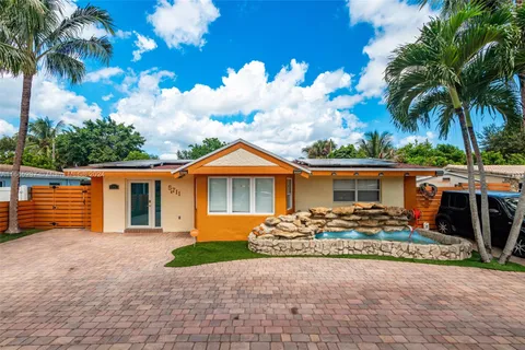 5711 Farragut St, Hollywood FL 33021