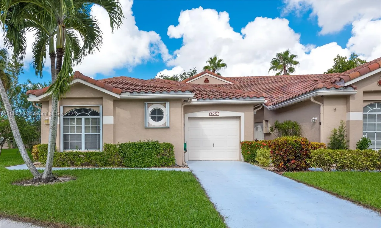 8077 Key West Ln, Boynton Beach FL 33472