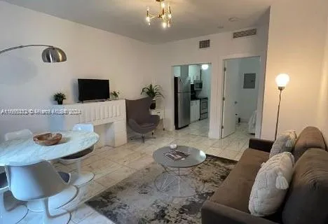 801 8th St # 205, Miami Beach FL 33139