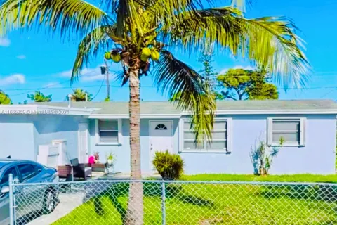 1638 W Avenue H  W, Riviera Beach FL 33404