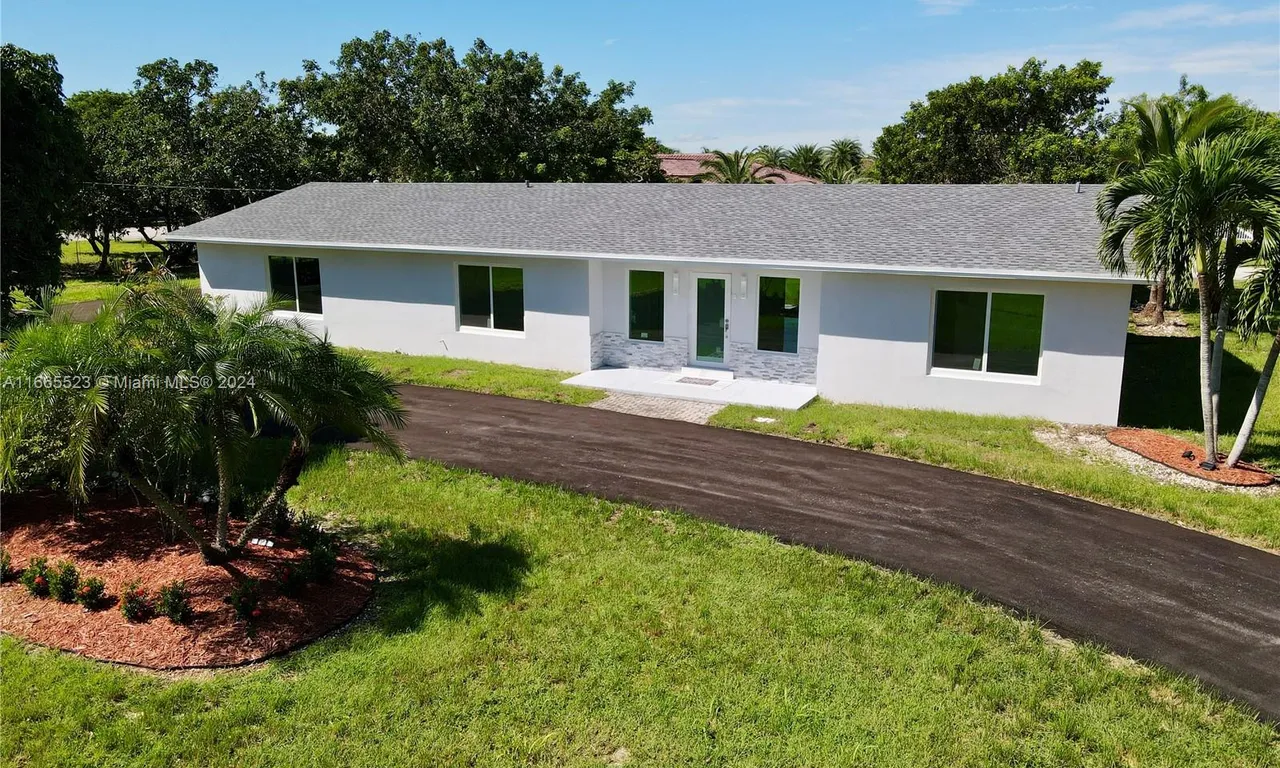 27501 SW 162nd Ct, Homestead FL 33031