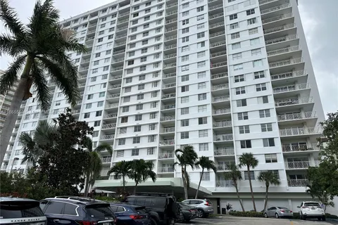 500 Bayview Dr # 217, Sunny Isles Beach FL 33160