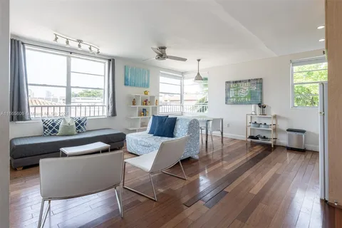 420 15th St # 307, Miami Beach FL 33139