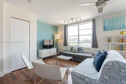 420 15th St # 307, Miami Beach FL 33139
